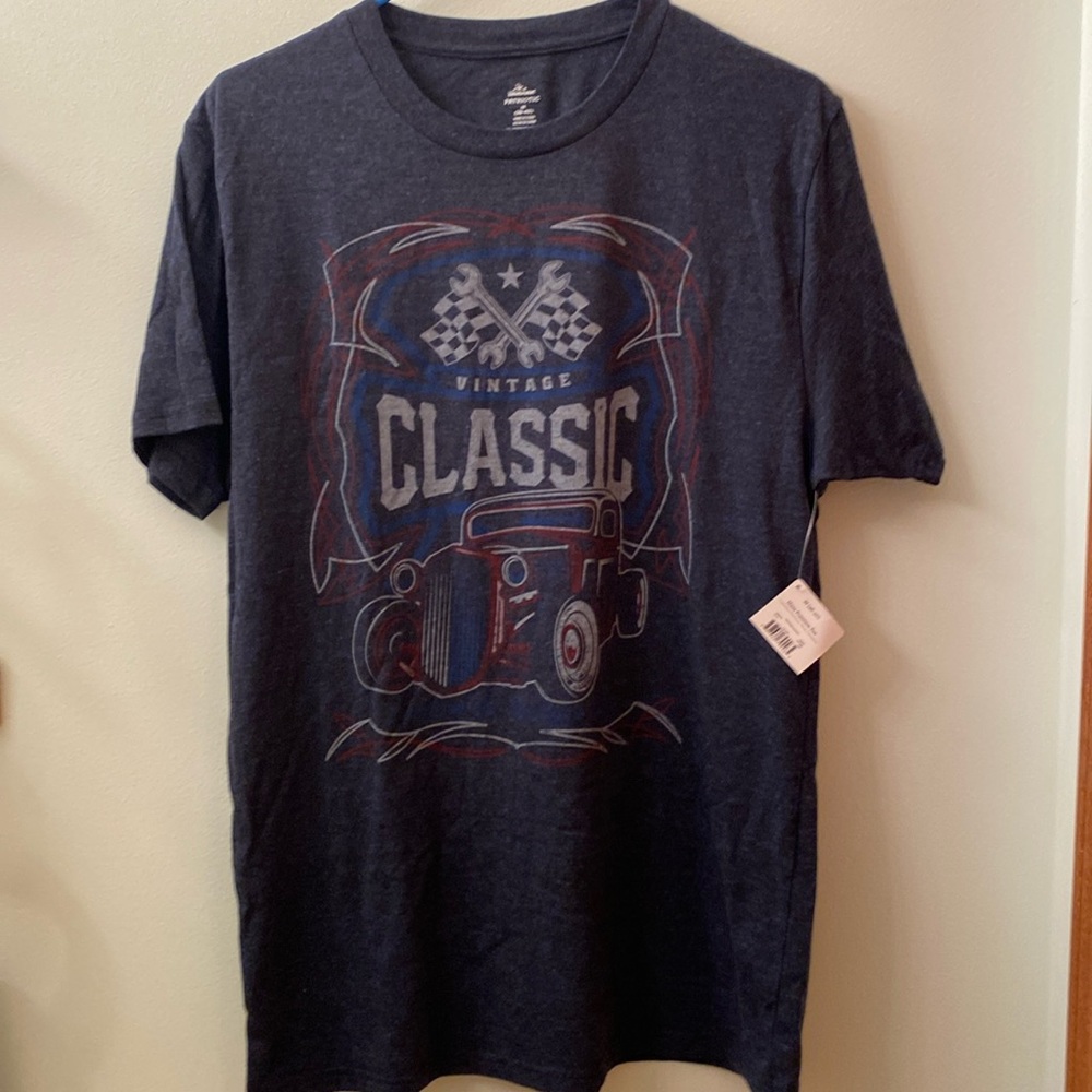 Men’s size medium t-shirt NWT